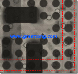 BGA錫球尺寸小于0.4mm，采用降低BGA內(nèi)圍襲球的錫膏量所得到X-Ray，稍微留意一下可以發(fā)現(xiàn)最外圈的錫量(圓的直徑)比其他內(nèi)圍的錫球上的錫量來得多一點點。也就是外圈的黑色圓形直徑比內(nèi)圈的圓形來得大一點點。
