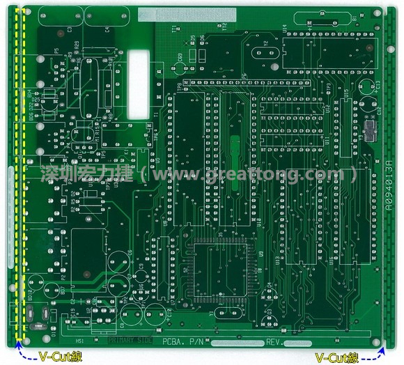 所謂【V-cut】是印刷電路板(PCB)廠商依據(jù)客戶的圖紙要求,事先在PCB的特定位置用轉(zhuǎn)盤刀具切割好的一條條分割線,其目的是為了方便后續(xù)SMT電路板組裝完成后的「分板(De-panel)」之用,因?yàn)槠淝懈詈蟮耐庑涂雌饋砭拖駛€英文的【V】字型,因此得名。