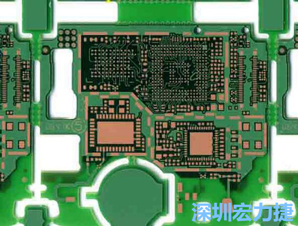 在產(chǎn)品極度要求小型化設(shè)計(jì)時(shí)，可利用HDI板材壓縮主板面積，同時(shí)具減輕重量優(yōu)點(diǎn)。