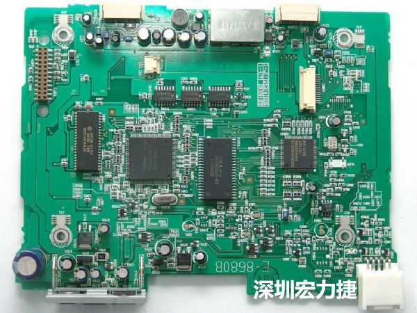 大面積PCB若電子元器件數(shù)量多、重量較重，板材強度不夠時容易產(chǎn)生PCB中央部凹陷問題。