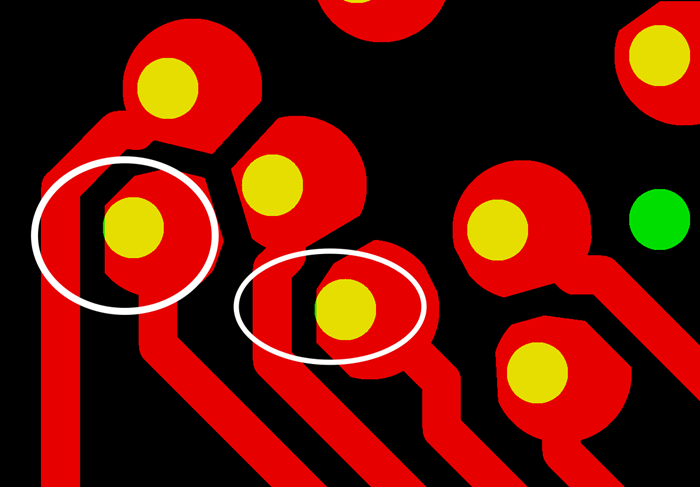 PCB生產(chǎn)會產(chǎn)生同一方向性的小小量偏移，焊盤被削的方向無規(guī)則，最惡劣的情況還會出現(xiàn)個別孔破焊環(huán)